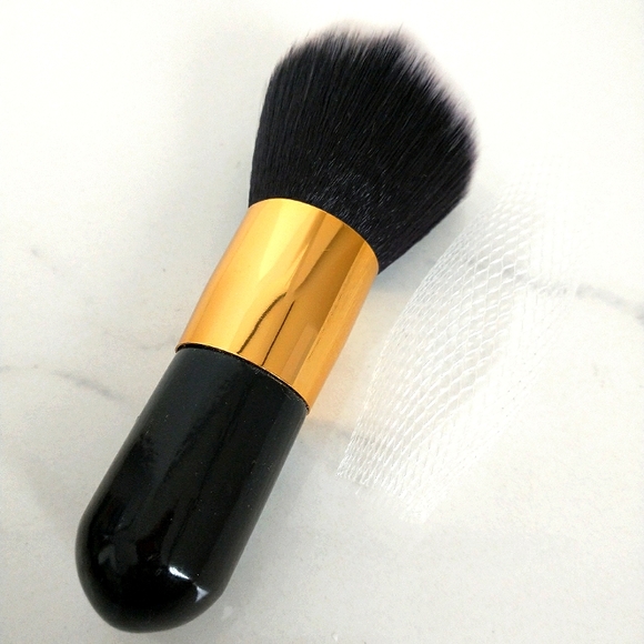 New Soft Fluffy Powder Make-up Brush - Picture 1 of 2